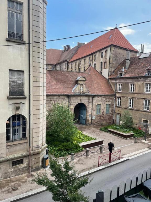 Appartement F2 Centre Historique Saint Colomban à Luxeuil-les-Bains Extérieur photo