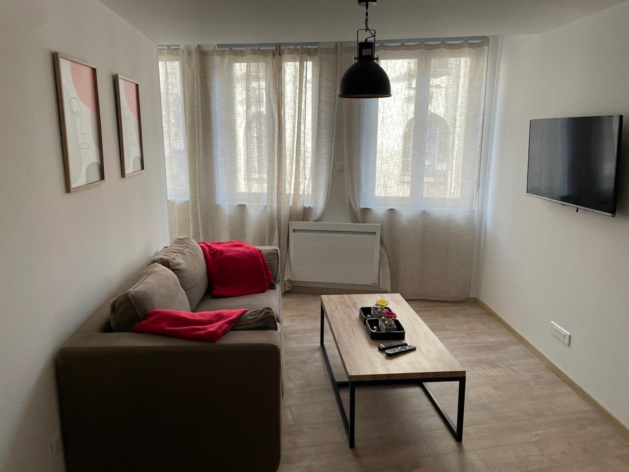 Appartement F2 Centre Historique Saint Colomban à Luxeuil-les-Bains Extérieur photo